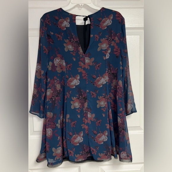 Kimchi Blue Urban Outfitters Floral
Long-sleeve Flowy Dress Medium - Picture 3 of 8